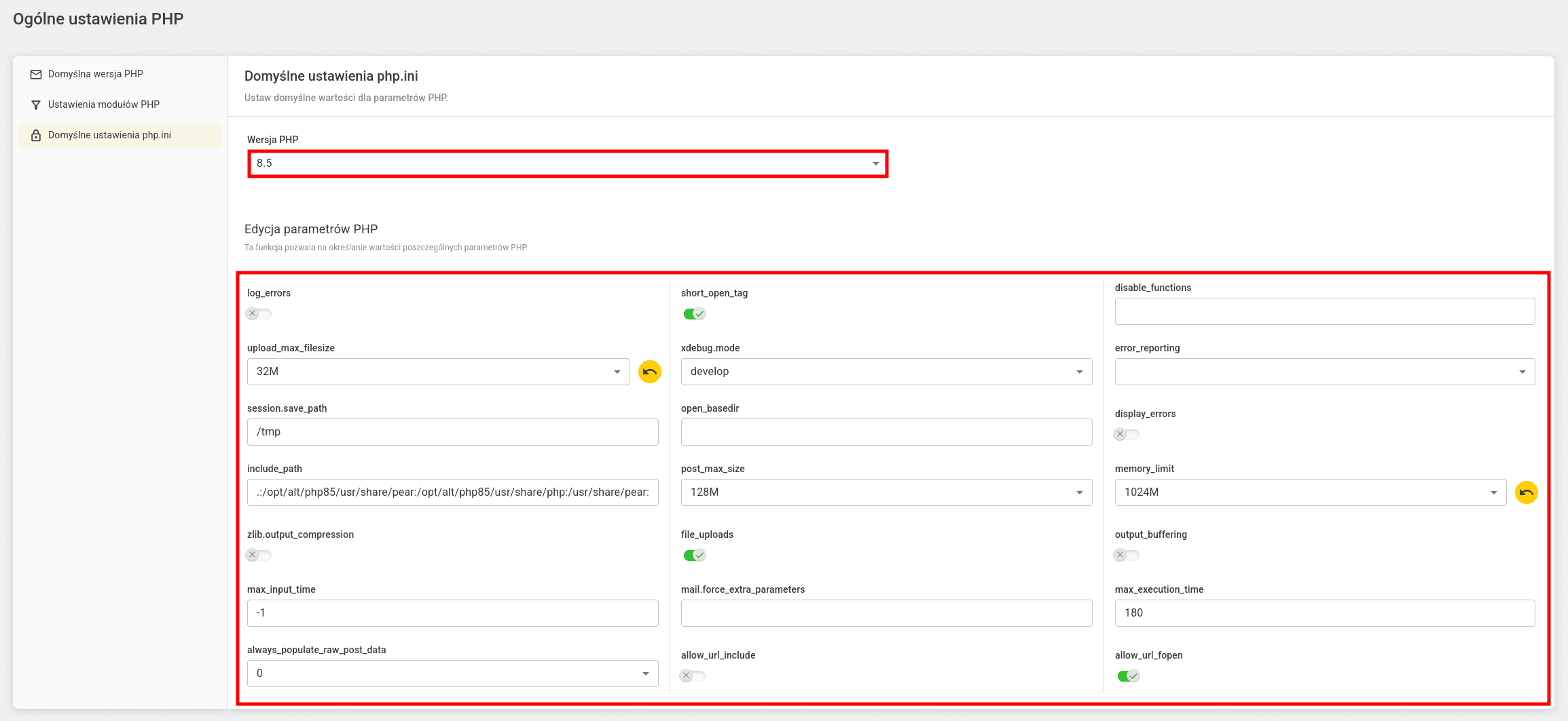 Domyślne ustawienia php.ini w panelu cyber_Admin - widok Edycja parametrów PHP z polami memory_limit, upload_max_filesize, post_max_size i przełącznikami log_errors, display_errors